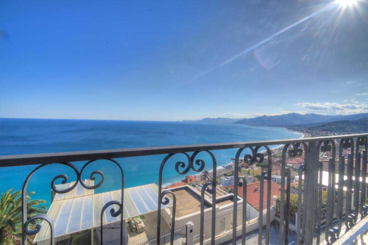 Villa Ischia Attico Sul Mare A Verezzi Borgio Verezzi Exterior foto