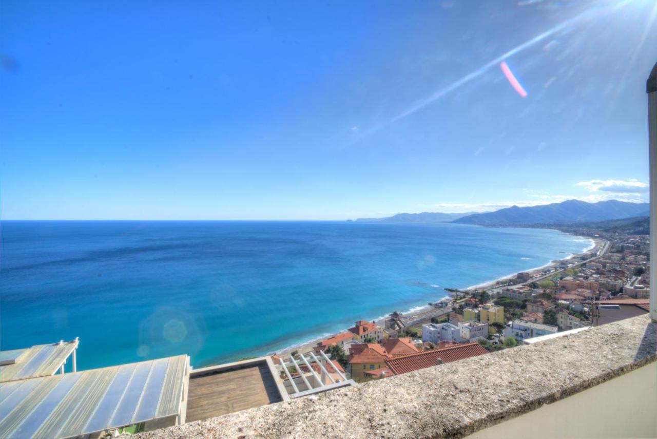 Villa Ischia Attico Sul Mare A Verezzi Borgio Verezzi Exterior foto